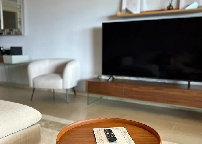 Newly Furnished Central Elviria